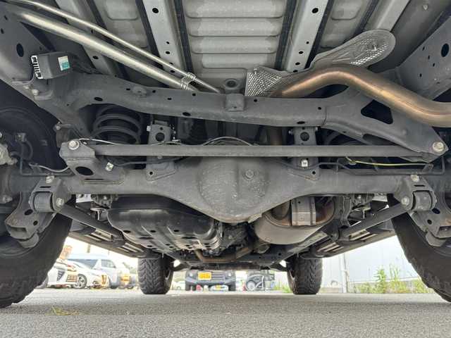 トヨタ ＦＪクルーザー 三重県 2016(平28)年 5.9万km ホワイト ガソリン/パートタイム4WD/フロア5AT/イクリプス 7インチ フューチャーリンクナビ AVN-Z05iW/（FM/AM/TV/Bluetooth/CD/DVD/SD/SDREC/USB/外部入力）/バックカメラ/ETC/安全/・バックソナー/・SRS 前席サイドエアバッグ＆前後席カーテンシールドエアバッグ/・EBD付ABS/装備/・【OP】アクティブトラクションコントロール［A-TRAC］/・【OP】ウインドシールドデアイサー/・【OP】サイドステップ/・【OP】クルーズコントロール/・マニュアルエアコン/・ステアリングスイッチ/・リヤフォグランプ/・チルトステアリング/・電動調整ドアミラー＆広角フェンダーミラー/・265/70R17 トーヨー・オープンカントリータイヤ ＆スチールホイール/・17インチスチールホイール（純正ハブキャップ付）あり/・リモコンキーx2、スペアメカキーx1、リモコンスターターx1/など