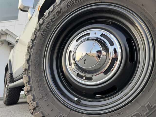 トヨタ ＦＪクルーザー 三重県 2016(平28)年 5.9万km ホワイト ガソリン/パートタイム4WD/フロア5AT/イクリプス 7インチ フューチャーリンクナビ AVN-Z05iW/（FM/AM/TV/Bluetooth/CD/DVD/SD/SDREC/USB/外部入力）/バックカメラ/ETC/安全/・バックソナー/・SRS 前席サイドエアバッグ＆前後席カーテンシールドエアバッグ/・EBD付ABS/装備/・【OP】アクティブトラクションコントロール［A-TRAC］/・【OP】ウインドシールドデアイサー/・【OP】サイドステップ/・【OP】クルーズコントロール/・マニュアルエアコン/・ステアリングスイッチ/・リヤフォグランプ/・チルトステアリング/・電動調整ドアミラー＆広角フェンダーミラー/・265/70R17 トーヨー・オープンカントリータイヤ ＆スチールホイール/・17インチスチールホイール（純正ハブキャップ付）あり/・リモコンキーx2、スペアメカキーx1、リモコンスターターx1/など