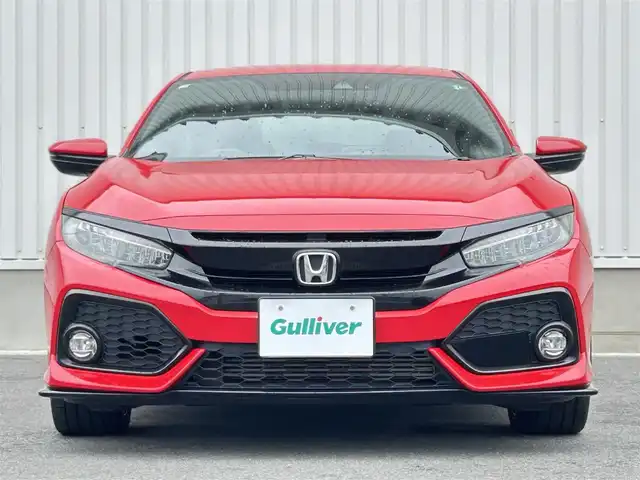 ホンダ シビック ハッチバック ホンダセンシング 群馬県 2018(平30)年 4.8万km フレームレッド 6ＭＴ車/純正メモリーナビ/CD/DVD/FM/AM/Bluetooth/SD/iPod/USB/フルセグTV/バックカメラ/ホンダセンシング/・衝突軽減ブレーキ/・路外逸脱抑制機能/・車線維持支援システム/・先行車発進お知らせ機能/・標識認識機能/・アダプティブクルーズコントロール/ビルトインＥＴＣ/前席シートヒーター/電子パーキングブレーキ/ブレーキホールド/オートライト/8スピーカー/純正フロアマット/社外アルミ/スペアキー/取扱説明書/保証書