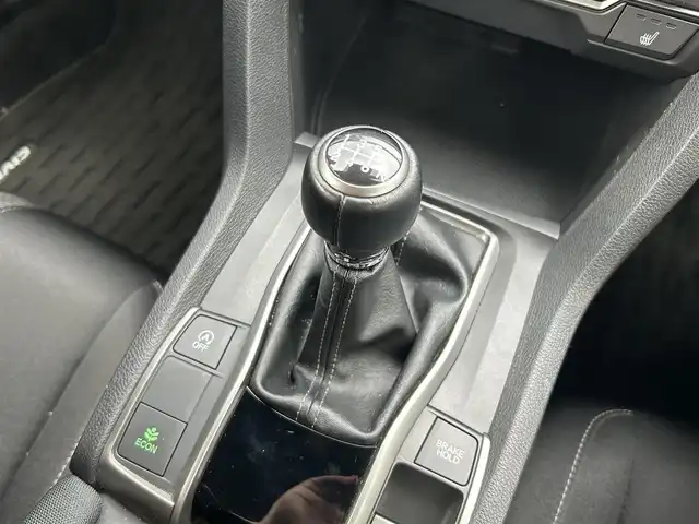 ホンダ シビック ハッチバック ホンダセンシング 群馬県 2018(平30)年 4.8万km フレームレッド 6ＭＴ車/純正メモリーナビ/CD/DVD/FM/AM/Bluetooth/SD/iPod/USB/フルセグTV/バックカメラ/ホンダセンシング/・衝突軽減ブレーキ/・路外逸脱抑制機能/・車線維持支援システム/・先行車発進お知らせ機能/・標識認識機能/・アダプティブクルーズコントロール/ビルトインＥＴＣ/前席シートヒーター/電子パーキングブレーキ/ブレーキホールド/オートライト/8スピーカー/純正フロアマット/社外アルミ/スペアキー/取扱説明書/保証書