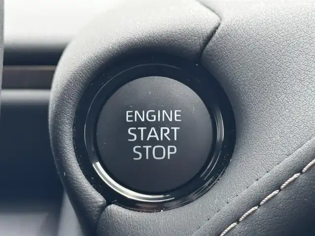 トヨタ アルファード Z 滋賀県 2024(令6)年 1.3万km プラチナホワイトパールマイカ 禁煙車/左右独立ムーンルーフ/純正１４型ナビ/【フルセグＴＶ/Bluetooth//AppleCarPlay/AndroidAuto】/ＥＴＣ２．０/全方位カメラ/Toyota Safety Sense/・プリクラッシュセーフティ/・緊急時操舵支援（アクティブ操舵機能付）/・フロントクロストラフィックアラート/・レーンチェンジアシスト/・レーントレーシングアシスト/・レーンディパーチャーアラート/・レーダークルーズコントロール/・アダプティブハイビームシステム/・オートマチックハイビーム/・ロードサインアシスト/・ドライバー異常時対応システム/・プロアクティブドライビングアシスト/・発進遅れ告知機能/BSM/レザーシート/エグゼクティブパワーシート/・シートヒーター/・シートベンチレーション/ハンドルヒーター/両側パワースライドドア/パワーバックドア