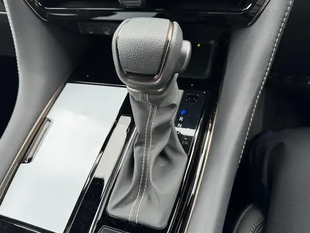 トヨタ アルファード Z 滋賀県 2024(令6)年 1.3万km プラチナホワイトパールマイカ 禁煙車/左右独立ムーンルーフ/純正１４型ナビ/【フルセグＴＶ/Bluetooth//AppleCarPlay/AndroidAuto】/ＥＴＣ２．０/全方位カメラ/Toyota Safety Sense/・プリクラッシュセーフティ/・緊急時操舵支援（アクティブ操舵機能付）/・フロントクロストラフィックアラート/・レーンチェンジアシスト/・レーントレーシングアシスト/・レーンディパーチャーアラート/・レーダークルーズコントロール/・アダプティブハイビームシステム/・オートマチックハイビーム/・ロードサインアシスト/・ドライバー異常時対応システム/・プロアクティブドライビングアシスト/・発進遅れ告知機能/BSM/レザーシート/エグゼクティブパワーシート/・シートヒーター/・シートベンチレーション/ハンドルヒーター/両側パワースライドドア/パワーバックドア