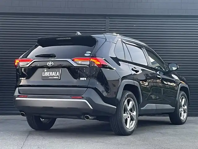 トヨタ ＲＡＶ４ ハイブリットG 三重県 2019(令1)年 4.4万km アティチュードブラックマイカ レーダークルーズコントロール/衝突軽減/レーンアシスト/純正ナビ(NSZT-Y68T)/バックカメラ/フルセグTV(走行中視聴可能)/Bluetooth/ブラックレザーシート/パワーシート/シートヒーター/ステアリングヒーター/ワイヤレス充電/前後ドライブレコーダー/純正フロアマット/ドアバイザー/純正18インチアルミホイール/LEDヘッドライト/オートライト/ルーフレール