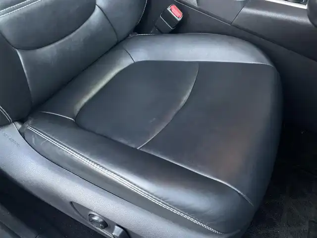 トヨタ ＲＡＶ４ ハイブリットG 三重県 2019(令1)年 4.4万km アティチュードブラックマイカ レーダークルーズコントロール/衝突軽減/レーンアシスト/純正ナビ(NSZT-Y68T)/バックカメラ/フルセグTV(走行中視聴可能)/Bluetooth/ブラックレザーシート/パワーシート/シートヒーター/ステアリングヒーター/ワイヤレス充電/前後ドライブレコーダー/純正フロアマット/ドアバイザー/純正18インチアルミホイール/LEDヘッドライト/オートライト/ルーフレール