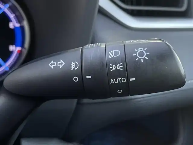 トヨタ ＲＡＶ４ ハイブリットG 三重県 2019(令1)年 4.4万km アティチュードブラックマイカ レーダークルーズコントロール/衝突軽減/レーンアシスト/純正ナビ(NSZT-Y68T)/バックカメラ/フルセグTV(走行中視聴可能)/Bluetooth/ブラックレザーシート/パワーシート/シートヒーター/ステアリングヒーター/ワイヤレス充電/前後ドライブレコーダー/純正フロアマット/ドアバイザー/純正18インチアルミホイール/LEDヘッドライト/オートライト/ルーフレール