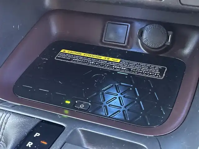 トヨタ ＲＡＶ４ ハイブリットG 三重県 2019(令1)年 4.4万km アティチュードブラックマイカ レーダークルーズコントロール/衝突軽減/レーンアシスト/純正ナビ(NSZT-Y68T)/バックカメラ/フルセグTV(走行中視聴可能)/Bluetooth/ブラックレザーシート/パワーシート/シートヒーター/ステアリングヒーター/ワイヤレス充電/前後ドライブレコーダー/純正フロアマット/ドアバイザー/純正18インチアルミホイール/LEDヘッドライト/オートライト/ルーフレール