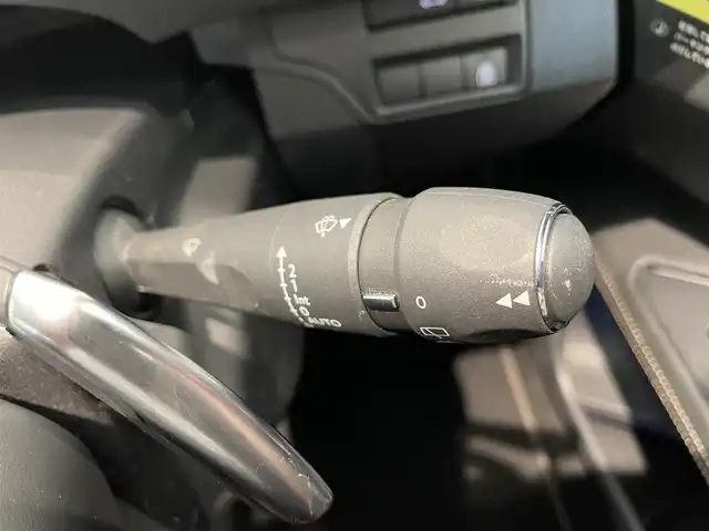 プジョー ３００８ アリュール 熊本県 2021(令3)年 4.5万km パールⅡ ・スマートキー/・プッシュスタート/・アクティブセーフティブレーキ/・疲労検知/・ディレクショナルヘッドライト/・インテリジェントハイビーム/・レーンキープアシスト/・パーキングセンサー/・ブラインドスポットモニター/・クルーズコントロール(追従式)/・ハーフレザーシート/・純正メモリナビ/　【Bluetooth・USB・AppleCarPlay・AndroidAuto】/・フルセグTV/・バックカメラ/・左サイドカメラ/・ETC/・パワーバックドア/・LEDヘッドランプ/・LEDフォグランプ/・純正マット/・保証書/取説