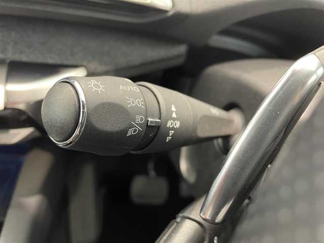 プジョー ３００８ アリュール 熊本県 2021(令3)年 4.5万km パールⅡ ・スマートキー/・プッシュスタート/・アクティブセーフティブレーキ/・疲労検知/・ディレクショナルヘッドライト/・インテリジェントハイビーム/・レーンキープアシスト/・パーキングセンサー/・ブラインドスポットモニター/・クルーズコントロール(追従式)/・ハーフレザーシート/・純正メモリナビ/　【Bluetooth・USB・AppleCarPlay・AndroidAuto】/・フルセグTV/・バックカメラ/・左サイドカメラ/・ETC/・パワーバックドア/・LEDヘッドランプ/・LEDフォグランプ/・純正マット/・保証書/取説