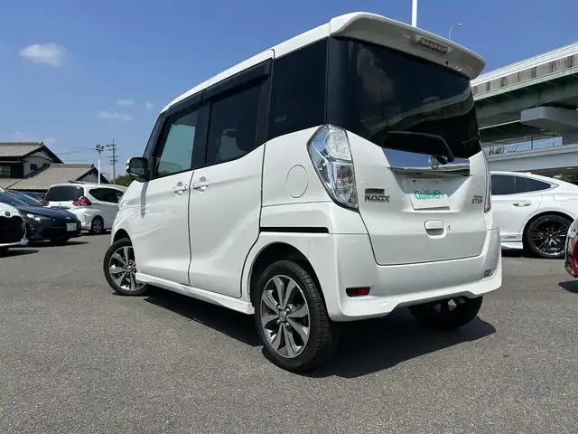 日産 デイズ ルークス ハイウェイスターターボ 愛知県 2015(平27)年 7.9万km ホワイトパール 社外SDナビ/　（Bluetooth、DVD/CD、FM/AM）/フルセグTV/両側パワースライドドア/純正フロアマット/アラウンドビュー/ドライブレコーダー前方/ドアバイザー/オートライト/LEDライト/純正15インチアルミホイール/ETC/アイドリングストップ