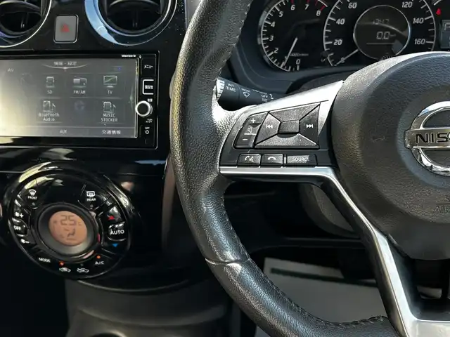 日産 ノート メダリスト 和歌山県 2016(平28)年 6.4万km シャイニングブルー エマージェンシーブレーキ/純正メモリーナビ・フルセグTV・CD・DVD/　Bluetooth・USB/全方位カメラ/LEDヘッドライト/ハーフレザーシート/LKA/スマートキー/ドライブレコーダー/ETC/保証書/取扱説明書