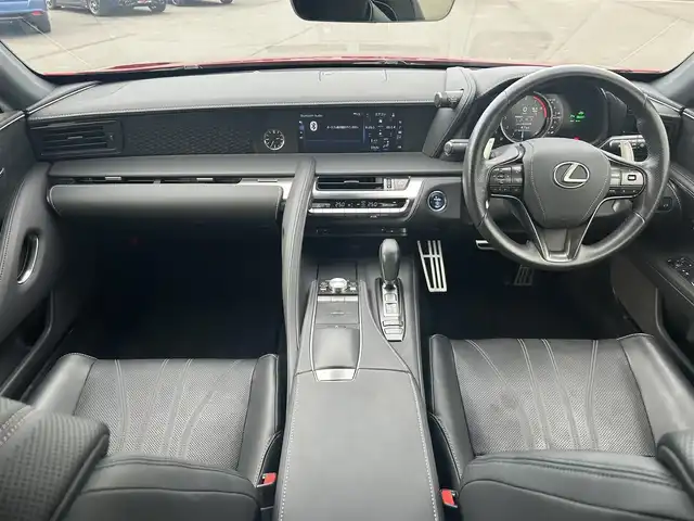 レクサス ＬＣ 500h Lパッケージ 岡山県 2017(平29)年 4.2万km ラディアントレッドコントラストレイヤリング 登録時走行距離41792km/TRDフルエアロ/サンルーフ/マークレビンソン/純正12.3インチナビ/フルセグTV(AM/FM/CD/DVD/Bluetooth)/バックカメラ/ビルトインETC2.0/ヘッドアップディスプレイ/レクサスセーフティシステム＋/・ブラインドスポットモニター/・プリクラッシュセーフティ/・レーントレーシングアシスト/・レーダークルーズコントロール/・オートマチックハイビーム/アイドリングストップ/D/N席シートヒーター/D/N席ベンチレーション/本革シート/純正フロアマット/22インチ社外AW