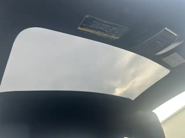 レクサス ＬＣ 500h Lパッケージ 岡山県 2017(平29)年 4.2万km ラディアントレッドコントラストレイヤリング 登録時走行距離41792km/TRDフルエアロ/サンルーフ/マークレビンソン/純正12.3インチナビ/フルセグTV(AM/FM/CD/DVD/Bluetooth)/バックカメラ/ビルトインETC2.0/ヘッドアップディスプレイ/レクサスセーフティシステム＋/・ブラインドスポットモニター/・プリクラッシュセーフティ/・レーントレーシングアシスト/・レーダークルーズコントロール/・オートマチックハイビーム/アイドリングストップ/D/N席シートヒーター/D/N席ベンチレーション/本革シート/純正フロアマット/22インチ社外AW