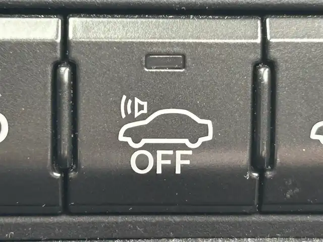 レクサス ＬＣ 500h Lパッケージ 岡山県 2017(平29)年 4.2万km ラディアントレッドコントラストレイヤリング 登録時走行距離41792km/TRDフルエアロ/サンルーフ/マークレビンソン/純正12.3インチナビ/フルセグTV(AM/FM/CD/DVD/Bluetooth)/バックカメラ/ビルトインETC2.0/ヘッドアップディスプレイ/レクサスセーフティシステム＋/・ブラインドスポットモニター/・プリクラッシュセーフティ/・レーントレーシングアシスト/・レーダークルーズコントロール/・オートマチックハイビーム/アイドリングストップ/D/N席シートヒーター/D/N席ベンチレーション/本革シート/純正フロアマット/22インチ社外AW