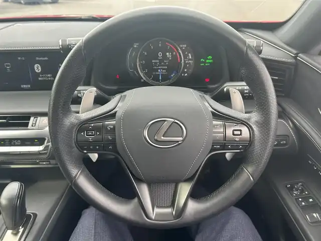 レクサス ＬＣ 500h Lパッケージ 岡山県 2017(平29)年 4.2万km ラディアントレッドコントラストレイヤリング 登録時走行距離41792km/TRDフルエアロ/サンルーフ/マークレビンソン/純正12.3インチナビ/フルセグTV(AM/FM/CD/DVD/Bluetooth)/バックカメラ/ビルトインETC2.0/ヘッドアップディスプレイ/レクサスセーフティシステム＋/・ブラインドスポットモニター/・プリクラッシュセーフティ/・レーントレーシングアシスト/・レーダークルーズコントロール/・オートマチックハイビーム/アイドリングストップ/D/N席シートヒーター/D/N席ベンチレーション/本革シート/純正フロアマット/22インチ社外AW