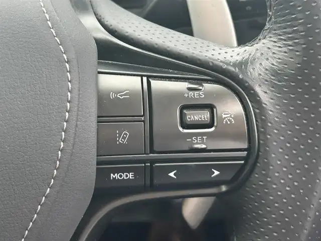 レクサス ＬＣ 500h Lパッケージ 岡山県 2017(平29)年 4.2万km ラディアントレッドコントラストレイヤリング 登録時走行距離41792km/TRDフルエアロ/サンルーフ/マークレビンソン/純正12.3インチナビ/フルセグTV(AM/FM/CD/DVD/Bluetooth)/バックカメラ/ビルトインETC2.0/ヘッドアップディスプレイ/レクサスセーフティシステム＋/・ブラインドスポットモニター/・プリクラッシュセーフティ/・レーントレーシングアシスト/・レーダークルーズコントロール/・オートマチックハイビーム/アイドリングストップ/D/N席シートヒーター/D/N席ベンチレーション/本革シート/純正フロアマット/22インチ社外AW