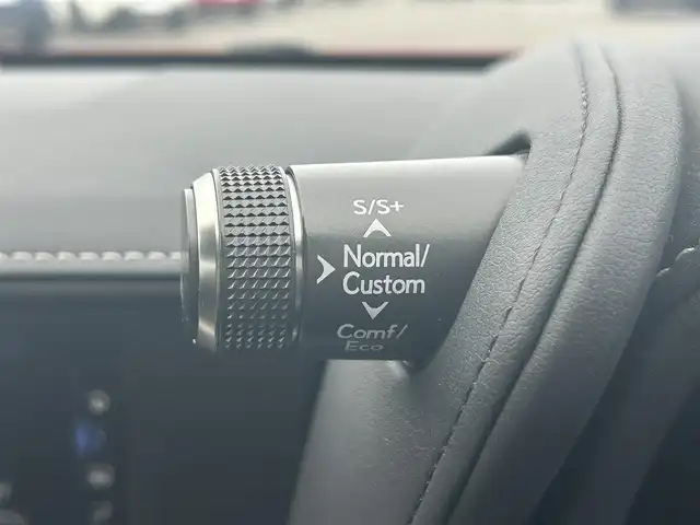 レクサス ＬＣ 500h Lパッケージ 岡山県 2017(平29)年 4.2万km ラディアントレッドコントラストレイヤリング 登録時走行距離41792km/TRDフルエアロ/サンルーフ/マークレビンソン/純正12.3インチナビ/フルセグTV(AM/FM/CD/DVD/Bluetooth)/バックカメラ/ビルトインETC2.0/ヘッドアップディスプレイ/レクサスセーフティシステム＋/・ブラインドスポットモニター/・プリクラッシュセーフティ/・レーントレーシングアシスト/・レーダークルーズコントロール/・オートマチックハイビーム/アイドリングストップ/D/N席シートヒーター/D/N席ベンチレーション/本革シート/純正フロアマット/22インチ社外AW