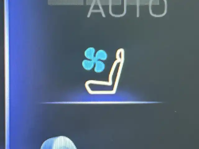 レクサス ＬＣ 500h Lパッケージ 岡山県 2017(平29)年 4.2万km ラディアントレッドコントラストレイヤリング 登録時走行距離41792km/TRDフルエアロ/サンルーフ/マークレビンソン/純正12.3インチナビ/フルセグTV(AM/FM/CD/DVD/Bluetooth)/バックカメラ/ビルトインETC2.0/ヘッドアップディスプレイ/レクサスセーフティシステム＋/・ブラインドスポットモニター/・プリクラッシュセーフティ/・レーントレーシングアシスト/・レーダークルーズコントロール/・オートマチックハイビーム/アイドリングストップ/D/N席シートヒーター/D/N席ベンチレーション/本革シート/純正フロアマット/22インチ社外AW