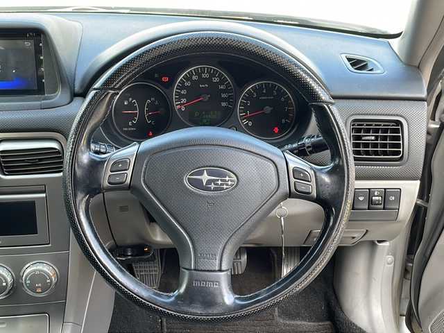 スバル フォレスター XS 福岡県 2005(平17)年 9.9万km クリスタルグレーメタリック 純正ナビ（ラジオ/BT/DVD）/運転席パワーシート/ETC/ルーフレール/ドアバイザー/純正フロアマット/純正17インチアルミホイール/オートエアコン/取扱説明書/保証書