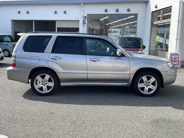 スバル フォレスター XS 福岡県 2005(平17)年 9.9万km クリスタルグレーメタリック 純正ナビ（ラジオ/BT/DVD）/運転席パワーシート/ETC/ルーフレール/ドアバイザー/純正フロアマット/純正17インチアルミホイール/オートエアコン/取扱説明書/保証書