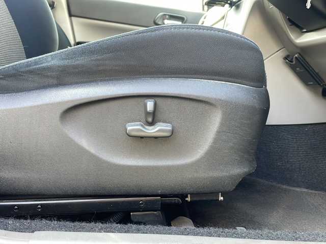 スバル フォレスター XS 福岡県 2005(平17)年 9.9万km クリスタルグレーメタリック 純正ナビ（ラジオ/BT/DVD）/運転席パワーシート/ETC/ルーフレール/ドアバイザー/純正フロアマット/純正17インチアルミホイール/オートエアコン/取扱説明書/保証書