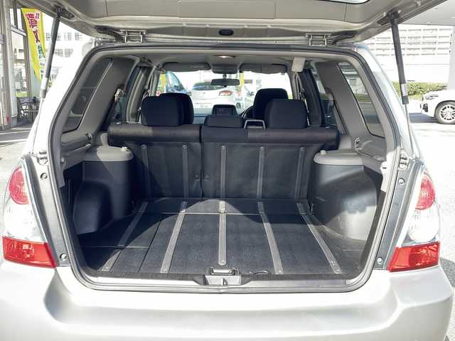 スバル フォレスター XS 福岡県 2005(平17)年 9.9万km クリスタルグレーメタリック 純正ナビ（ラジオ/BT/DVD）/運転席パワーシート/ETC/ルーフレール/ドアバイザー/純正フロアマット/純正17インチアルミホイール/オートエアコン/取扱説明書/保証書