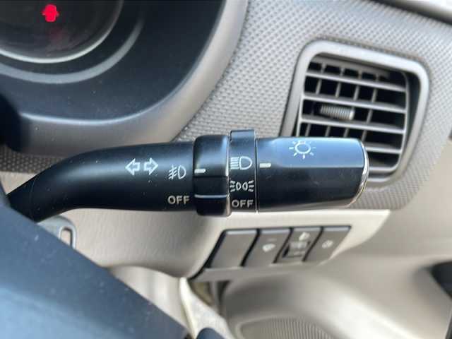 スバル フォレスター XS 福岡県 2005(平17)年 9.9万km クリスタルグレーメタリック 純正ナビ（ラジオ/BT/DVD）/運転席パワーシート/ETC/ルーフレール/ドアバイザー/純正フロアマット/純正17インチアルミホイール/オートエアコン/取扱説明書/保証書