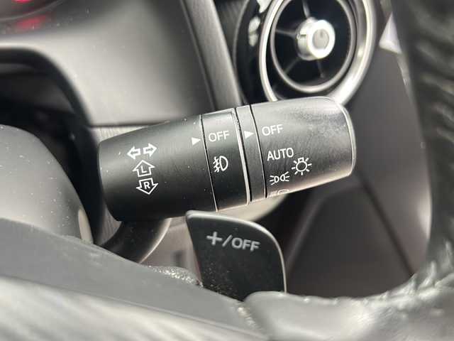 マツダ デミオ XD ブラックレザーリミテッド 大阪府 2016(平28)年 3.4万km ソウルレッドプレミアムメタリック 純正ナビ/・フルセグTV/・Bluetooth/・CD/DVD/ヘッドアップディスプレイ/クルーズコントロール/衝突軽減システム/バックカメラ/純正16インチアルミホイール/パドルシフト/ステアリンんぐスイッチ/ハーフレザーシート/シートヒーター