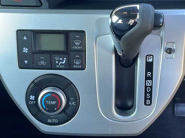 トヨタ ピクシスメガ L 福島県 2015(平27)年 6.1万km タングステングレーM 4WD 純正ナビ ワンセグTV Bluetooth 左側パワースライドドア シートヒーター オートライト HIDライト 横滑り防止 社外アルミホイール スマートキー フロアマット