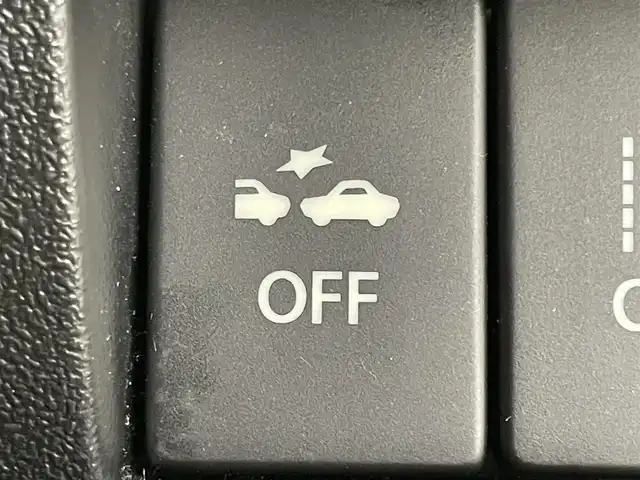 スズキ ジムニー XL 岡山県 2019(平31)年 4.9万km シフォンアイボリーM 純正8インチナビ（CN-RZ843）/・FM/AM/Bluetooth/フルセグ/CD/DVD/バックカメラ/シートヒーター/ETC/社外フロントグリル/スズキセーフティーサポート/・衝突軽減ブレーキ/・車線逸脱警報/・オートハイビーム/オートライト/・フォグライト/オートエアコン/純正フロアマット/背面タイヤ/スマートキー