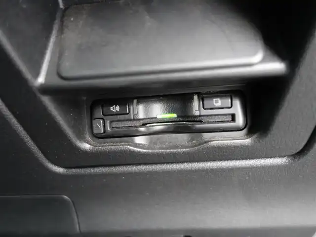 マツダ ＣＸ－３０ XD Lパッケージ 山形県 2020(令2)年 7万km スノーフレイクホワイトパールマイカ 4WD/軽油/衝突被害軽減システム/BOSEサウンド/純正メモリナビ/　　【CD DVD BT フルセグ USB AUX】/全周囲カメラ/電動リアゲート/レーダークルーズコントロール/LEDオートヘッドライト/レザーシート/パワーシート/シートヒーター/純正18インチアルミホイール/コーナーセンサー/アイドリングストップ/ステアリングスイッチ/パドルシフト/ターボ/電動格納ウィンカーミラー/スマートキー×2/ETC