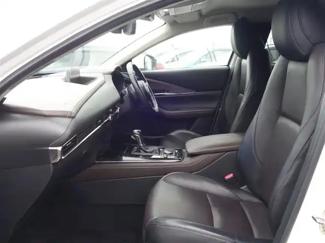 マツダ ＣＸ－３０ XD Lパッケージ 山形県 2020(令2)年 7万km スノーフレイクホワイトパールマイカ 4WD/軽油/衝突被害軽減システム/BOSEサウンド/純正メモリナビ/　　【CD DVD BT フルセグ USB AUX】/全周囲カメラ/電動リアゲート/レーダークルーズコントロール/LEDオートヘッドライト/レザーシート/パワーシート/シートヒーター/純正18インチアルミホイール/コーナーセンサー/アイドリングストップ/ステアリングスイッチ/パドルシフト/ターボ/電動格納ウィンカーミラー/スマートキー×2/ETC