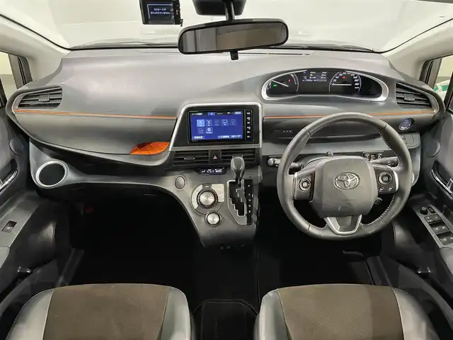 トヨタ シエンタ ハイブリッド G クエロ 愛知県 2022(令4)年 2.2万km アバンギャルドブロンズメタリック 純正ナビ/衝突軽減ブレーキ/両側電動スライドドア/パノラミックビューモニター/ビルトインETC/シートヒーター/LEDヘッドライト/クルーズコントロール/ドライブレコーダー/ステアリングヒーター/フルセグTV/Bluetooth/コーナーセンサー/レーンキープアシスト/オートハイビーム/プッシュスタート/スマートキー/スペアキー/CD/DVD再生/ミュージックサーバー/純正フロアマット/オートライト/禁煙車/ハーフレザーシート/ウィンカーミラー/電動格納ミラー/フォグランプ/ステアリングリモコン/オートエアコン/横滑り防止装置/パーキングサポートブレーキ/先行車発進