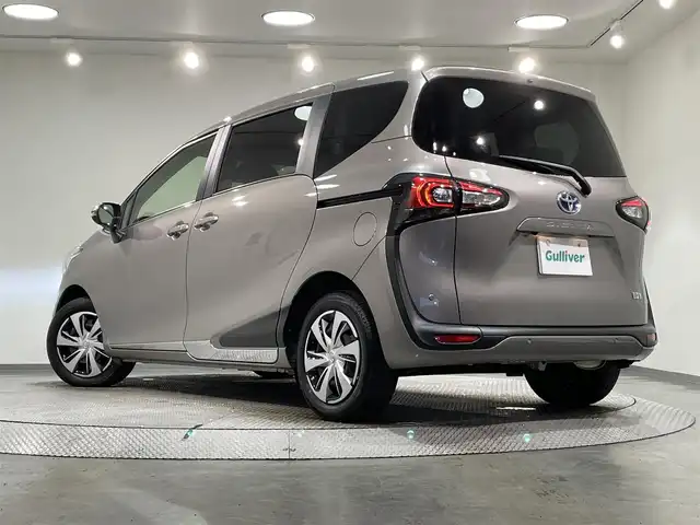 トヨタ シエンタ ハイブリッド G クエロ 愛知県 2022(令4)年 2.2万km アバンギャルドブロンズメタリック 純正ナビ/衝突軽減ブレーキ/両側電動スライドドア/パノラミックビューモニター/ビルトインETC/シートヒーター/LEDヘッドライト/クルーズコントロール/ドライブレコーダー/ステアリングヒーター/フルセグTV/Bluetooth/コーナーセンサー/レーンキープアシスト/オートハイビーム/プッシュスタート/スマートキー/スペアキー/CD/DVD再生/ミュージックサーバー/純正フロアマット/オートライト/禁煙車/ハーフレザーシート/ウィンカーミラー/電動格納ミラー/フォグランプ/ステアリングリモコン/オートエアコン/横滑り防止装置/パーキングサポートブレーキ/先行車発進