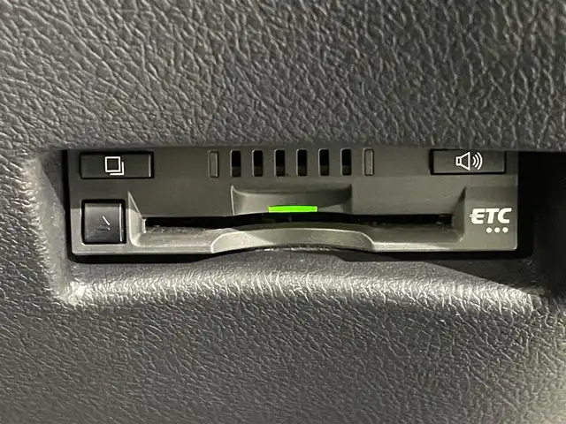 トヨタ シエンタ ハイブリッド G クエロ 愛知県 2022(令4)年 2.2万km アバンギャルドブロンズメタリック 純正ナビ/衝突軽減ブレーキ/両側電動スライドドア/パノラミックビューモニター/ビルトインETC/シートヒーター/LEDヘッドライト/クルーズコントロール/ドライブレコーダー/ステアリングヒーター/フルセグTV/Bluetooth/コーナーセンサー/レーンキープアシスト/オートハイビーム/プッシュスタート/スマートキー/スペアキー/CD/DVD再生/ミュージックサーバー/純正フロアマット/オートライト/禁煙車/ハーフレザーシート/ウィンカーミラー/電動格納ミラー/フォグランプ/ステアリングリモコン/オートエアコン/横滑り防止装置/パーキングサポートブレーキ/先行車発進