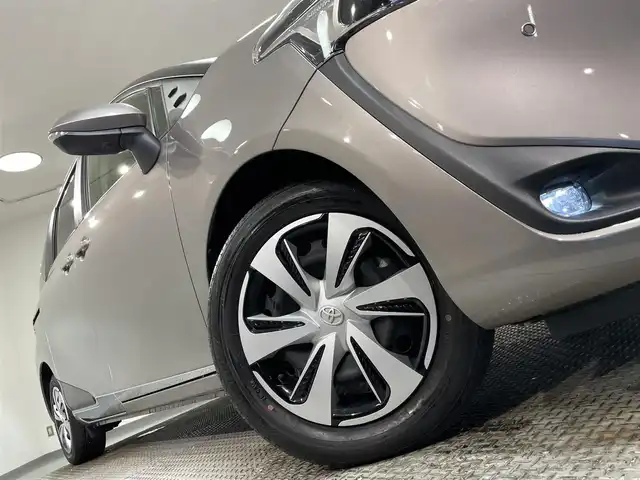 トヨタ シエンタ ハイブリッド G クエロ 愛知県 2022(令4)年 2.2万km アバンギャルドブロンズメタリック 純正ナビ/衝突軽減ブレーキ/両側電動スライドドア/パノラミックビューモニター/ビルトインETC/シートヒーター/LEDヘッドライト/クルーズコントロール/ドライブレコーダー/ステアリングヒーター/フルセグTV/Bluetooth/コーナーセンサー/レーンキープアシスト/オートハイビーム/プッシュスタート/スマートキー/スペアキー/CD/DVD再生/ミュージックサーバー/純正フロアマット/オートライト/禁煙車/ハーフレザーシート/ウィンカーミラー/電動格納ミラー/フォグランプ/ステアリングリモコン/オートエアコン/横滑り防止装置/パーキングサポートブレーキ/先行車発進