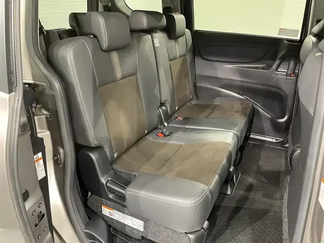 トヨタ シエンタ ハイブリッド G クエロ 愛知県 2022(令4)年 2.2万km アバンギャルドブロンズメタリック 純正ナビ/衝突軽減ブレーキ/両側電動スライドドア/パノラミックビューモニター/ビルトインETC/シートヒーター/LEDヘッドライト/クルーズコントロール/ドライブレコーダー/ステアリングヒーター/フルセグTV/Bluetooth/コーナーセンサー/レーンキープアシスト/オートハイビーム/プッシュスタート/スマートキー/スペアキー/CD/DVD再生/ミュージックサーバー/純正フロアマット/オートライト/禁煙車/ハーフレザーシート/ウィンカーミラー/電動格納ミラー/フォグランプ/ステアリングリモコン/オートエアコン/横滑り防止装置/パーキングサポートブレーキ/先行車発進