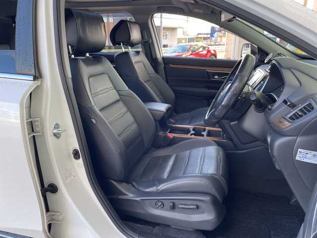 ホンダ ＣＲ－Ｖ EX・マスターピース 三重県 2019(平31)年 6.6万km プラチナホワイトパール 登録時65589km/ワンオーナー/禁煙車/純正ナビ/・フルセグ・Ｂｌｕｅｔｏｏｔｈ・CD/DVD・AM/FM/レーダークルーズコントロール/サンルーフ/ルーフレール/黒本革シート/衝突軽減ブレーキ/レーンキープアシスト/ＢＳＭ/シートヒーター/パドルシフト/パワーバックドア/メモリー機能付きパワーシート/シートヒーター/プッシュスタート/スマートキー/スペアキー
