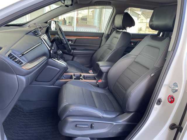 ホンダ ＣＲ－Ｖ EX・マスターピース 三重県 2019(平31)年 6.6万km プラチナホワイトパール 登録時65589km/ワンオーナー/禁煙車/純正ナビ/・フルセグ・Ｂｌｕｅｔｏｏｔｈ・CD/DVD・AM/FM/レーダークルーズコントロール/サンルーフ/ルーフレール/黒本革シート/衝突軽減ブレーキ/レーンキープアシスト/ＢＳＭ/シートヒーター/パドルシフト/パワーバックドア/メモリー機能付きパワーシート/シートヒーター/プッシュスタート/スマートキー/スペアキー