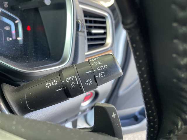 ホンダ ＣＲ－Ｖ EX・マスターピース 三重県 2019(平31)年 6.6万km プラチナホワイトパール 登録時65589km/ワンオーナー/禁煙車/純正ナビ/・フルセグ・Ｂｌｕｅｔｏｏｔｈ・CD/DVD・AM/FM/レーダークルーズコントロール/サンルーフ/ルーフレール/黒本革シート/衝突軽減ブレーキ/レーンキープアシスト/ＢＳＭ/シートヒーター/パドルシフト/パワーバックドア/メモリー機能付きパワーシート/シートヒーター/プッシュスタート/スマートキー/スペアキー