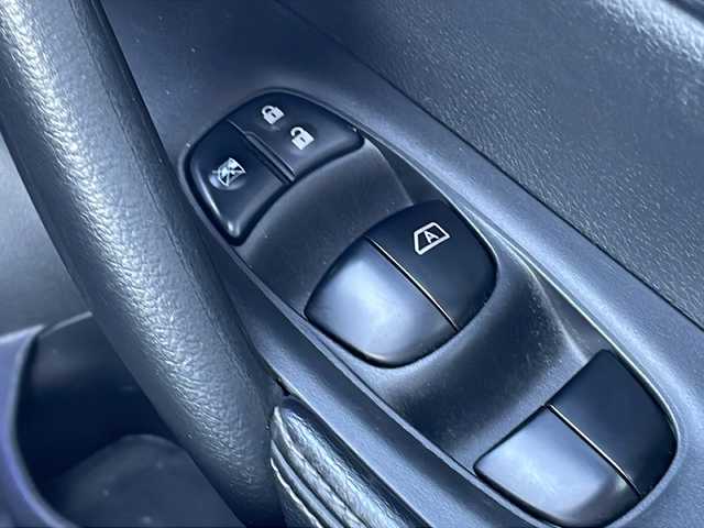 日産 エクストレイル ハイブリッド 20X エマージェンシーブレーキ 茨城県 2015(平27)年 7.6万km ダイヤモンドブラック 純正ナビ/純正AW/バックカメラ/デジタルインナーミラー/スマートキー/スペアキー/前後コーナーセンサー/オートライト/ドライブレコーダー/LED/ステアリングリモコン/ミラーヒーター/純正フロアマット