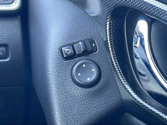 日産 エクストレイル ハイブリッド 20X エマージェンシーブレーキ 茨城県 2015(平27)年 7.6万km ダイヤモンドブラック 純正ナビ/純正AW/バックカメラ/デジタルインナーミラー/スマートキー/スペアキー/前後コーナーセンサー/オートライト/ドライブレコーダー/LED/ステアリングリモコン/ミラーヒーター/純正フロアマット