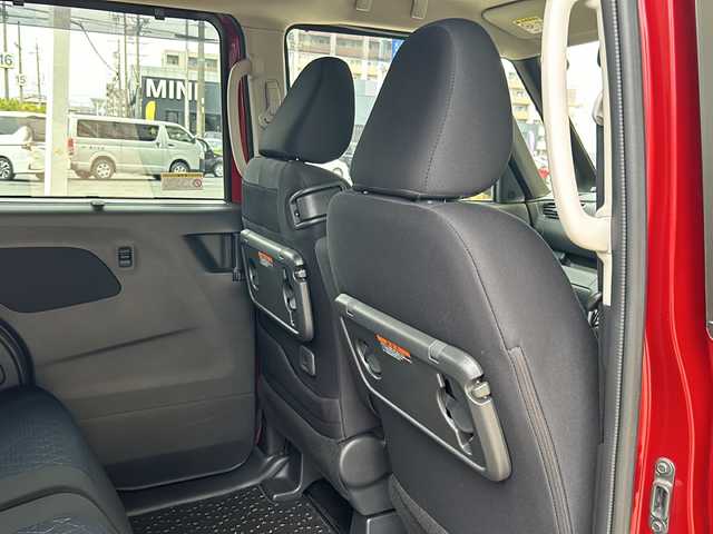 日産 ルークス HWS Gターボ プロパイロットED 静岡県 2020(令2)年 2万km 赤Ⅱ 純正ナビ/・アラウンドビューモニター/・Bluetooth/・CD/DVD/・フルセグTV/主要装備/・プッシュスタート/・両側パワースライドドア/・LEDヘッドライト/・オートマチックハイビーム/・純正15インチAW/・純正フロアマット/・アイドリングストップ/・後席サンシェード/・リヤシーリングファン/・カーテンエアバッグ/・スマートキー/安全装備/・エマージェンシーブレーキ/・車線逸脱防止支援/・車線逸脱警報システム/・プロパイロット/・先行車発進お知らせ機能/・速度認識表示/・標識認識表示/・前後ソナー/・ふらつき警報/・前後ソナー
