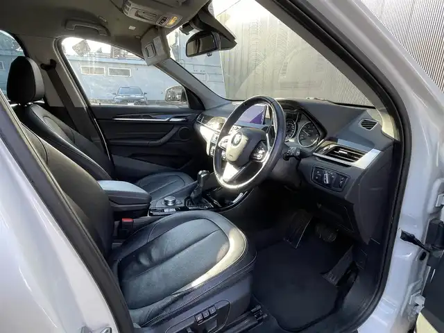 ＢＭＷ Ｘ１ xDrive 18d xライン 道東・釧路十勝 2018(平30)年 6.2万km ミネラルホワイト ４WD/純正HDDナビ/ CD/DVD/BT/USB/リアビューモニター/ミラーETC/衝突軽減ブレーキ/レーンディパーチャーアラート/クルーズコントロール/パークディスタンスコントロール/ヒルアシストコントロール/レザーシート/フロントシートヒーティング/電動フロントシート/電動テールゲート/純正18インチAW/純正フロアマット/スペアキー/取扱説明書/保証書