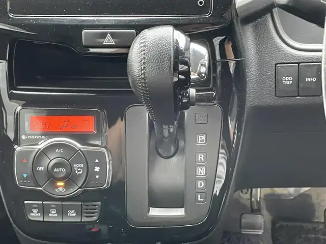 スズキ ソリオ バンディット HV MV Dカメラ ブレーキS 滋賀県 2016(平28)年 6.7万km ピュアホワイトP 禁煙車/純正ナビ（ＣＤ／ＤＶＤ／Ｂｌｕｅｔｏｏｔｈ／フルセグ）/クルーズコントロール/全方位カメラ/シートヒーター/衝突軽減ブレーキ/両側パワスラ/純正アルミホイール/フロアマット/ドアバイザー/ＥＴＣ/ステアリングスイッチ/アイドリングストップ/プッシュスタート/スマートキー