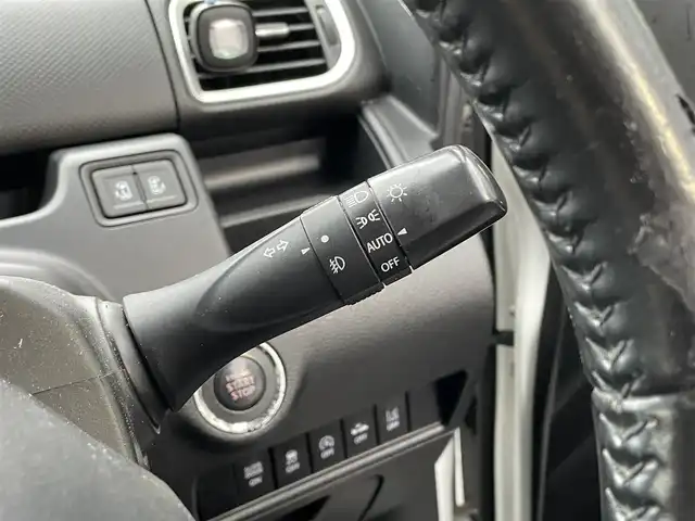 スズキ ソリオ バンディット HV MV Dカメラ ブレーキS 滋賀県 2016(平28)年 6.7万km ピュアホワイトP 禁煙車/純正ナビ（ＣＤ／ＤＶＤ／Ｂｌｕｅｔｏｏｔｈ／フルセグ）/クルーズコントロール/全方位カメラ/シートヒーター/衝突軽減ブレーキ/両側パワスラ/純正アルミホイール/フロアマット/ドアバイザー/ＥＴＣ/ステアリングスイッチ/アイドリングストップ/プッシュスタート/スマートキー