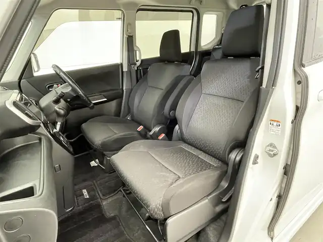 スズキ ソリオ バンディット HV MV Dカメラ ブレーキS 滋賀県 2016(平28)年 6.7万km ピュアホワイトP 禁煙車/純正ナビ（ＣＤ／ＤＶＤ／Ｂｌｕｅｔｏｏｔｈ／フルセグ）/クルーズコントロール/全方位カメラ/シートヒーター/衝突軽減ブレーキ/両側パワスラ/純正アルミホイール/フロアマット/ドアバイザー/ＥＴＣ/ステアリングスイッチ/アイドリングストップ/プッシュスタート/スマートキー