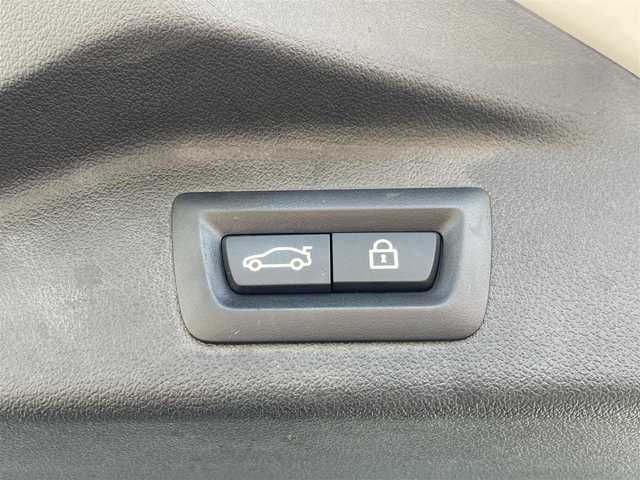 ＢＭＷ Ｘ７ xDrive35d デザインピュアエクセレンス 愛知県 2020(令2)年 2.6万km 白 スカイラウンジパノラマサンルーフ/純正メーカーナビ/フルセグTV/BT/全方位カメラ/ハーマンカードン/ETC/純正21インチAW/インテリジェントセーフティ/レーダークルーズコントロール/クリアランスソナー/オートライト/ハイビームアシスタント/アクティブプロテクション/渋滞アシスタント/ドライビングアシスタントプロフェッショナル/パークアシストシステムプラス/BSM/HUD/白革シート/F/Rシートヒーター /前席エアシート/前席マッサージ機能/サーマルコンフォートパッケージ/純正フロアマット