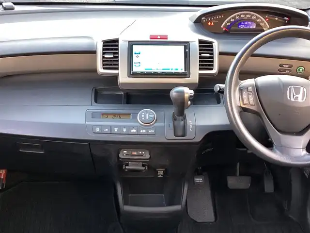 ホンダ フリード スパイク G ジャストセレクション 大阪府 2013(平25)年 13.1万km モダンスティールM ワンオーナー/社外SDナビ・フルセグTV・/　　ＣＤ・DVD・Bluetooth/両側パワースライドドア/ＨＩＤオートヘッドライト/スマートキー2個/バックカメラ/スカイルーフ/ビルトインＥＴＣ/ステアリングスイッチ/ヒルスタートアシスト/電動格納ウインカーミラー