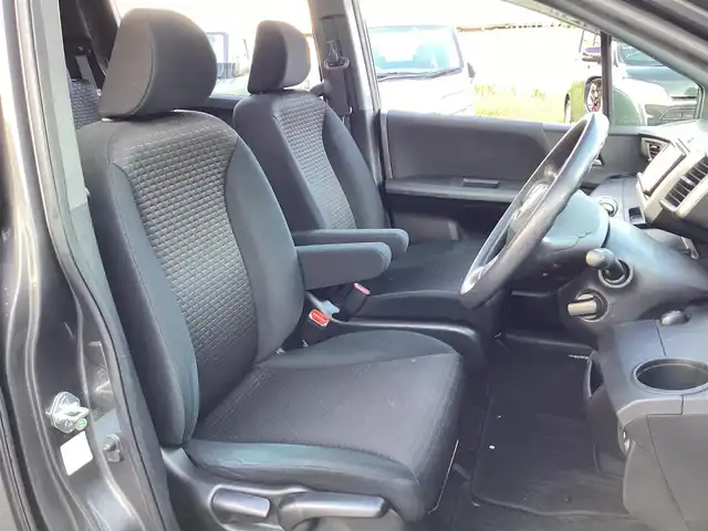 ホンダ フリード スパイク G ジャストセレクション 大阪府 2013(平25)年 13.1万km モダンスティールM ワンオーナー/社外SDナビ・フルセグTV・/　　ＣＤ・DVD・Bluetooth/両側パワースライドドア/ＨＩＤオートヘッドライト/スマートキー2個/バックカメラ/スカイルーフ/ビルトインＥＴＣ/ステアリングスイッチ/ヒルスタートアシスト/電動格納ウインカーミラー