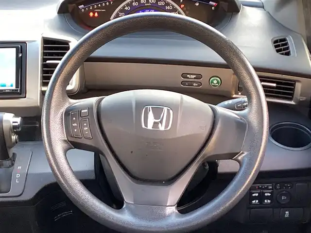 ホンダ フリード スパイク G ジャストセレクション 大阪府 2013(平25)年 13.1万km モダンスティールM ワンオーナー/社外SDナビ・フルセグTV・/　　ＣＤ・DVD・Bluetooth/両側パワースライドドア/ＨＩＤオートヘッドライト/スマートキー2個/バックカメラ/スカイルーフ/ビルトインＥＴＣ/ステアリングスイッチ/ヒルスタートアシスト/電動格納ウインカーミラー